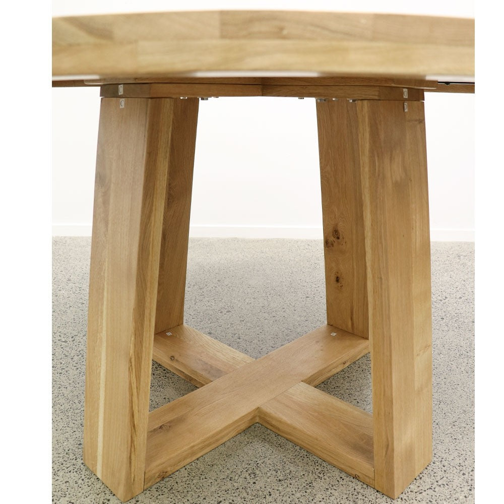 Arizona Oak Round Table - Pedestal