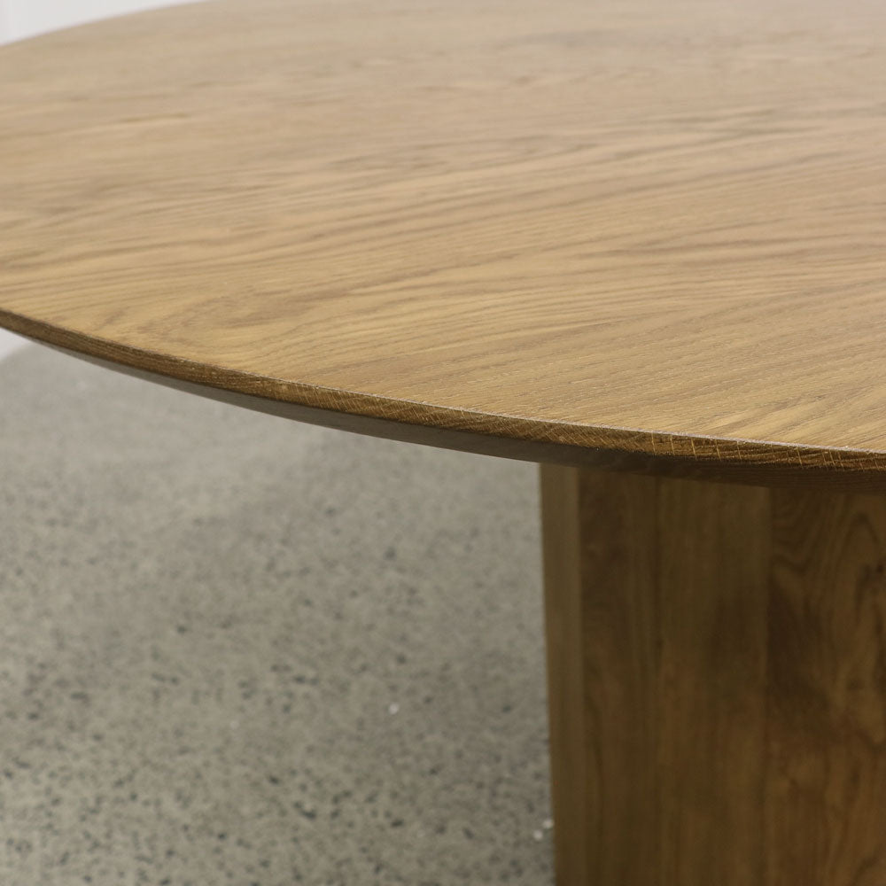 Chicago Round Dining Table